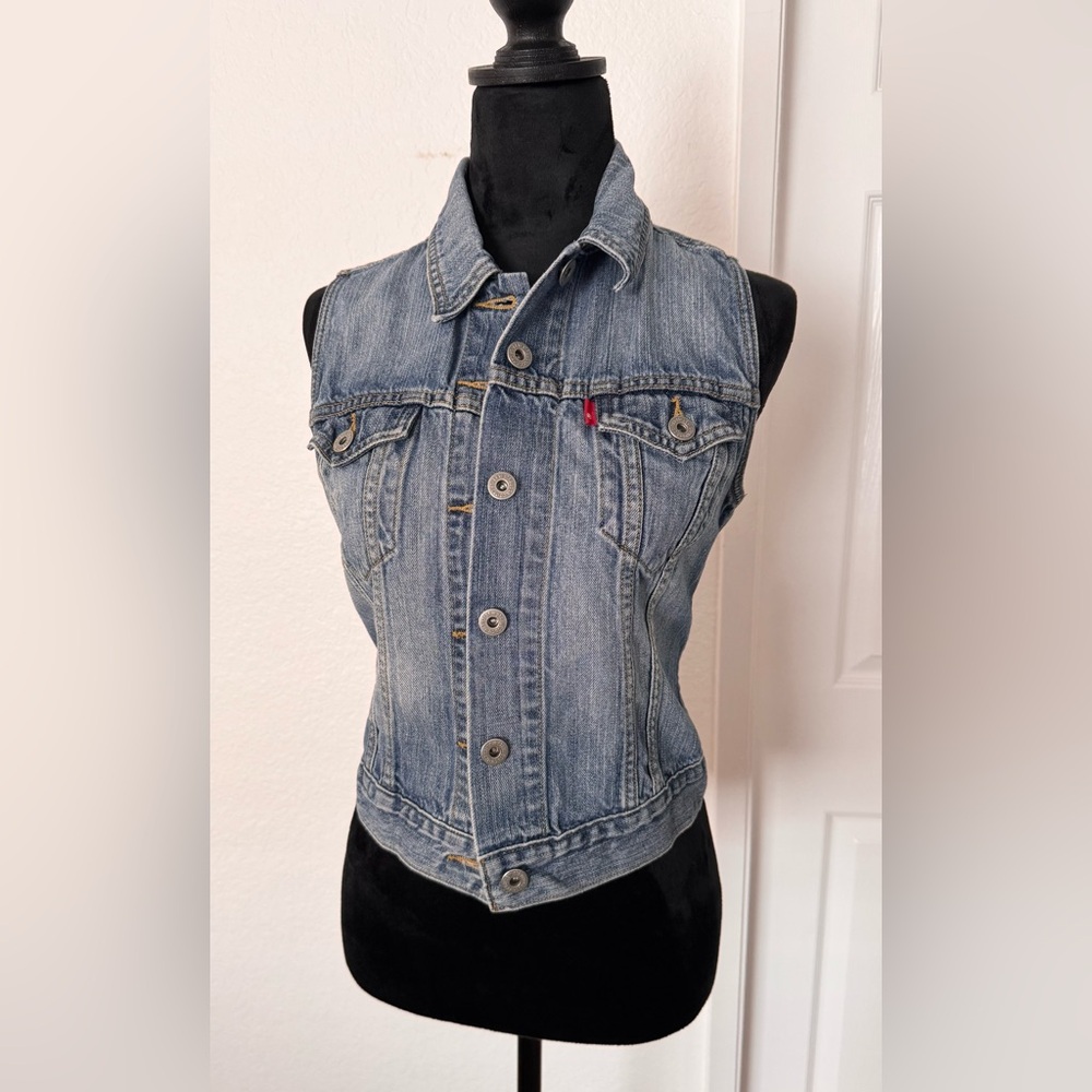 Vintage Levi’s Denim Vest in Small